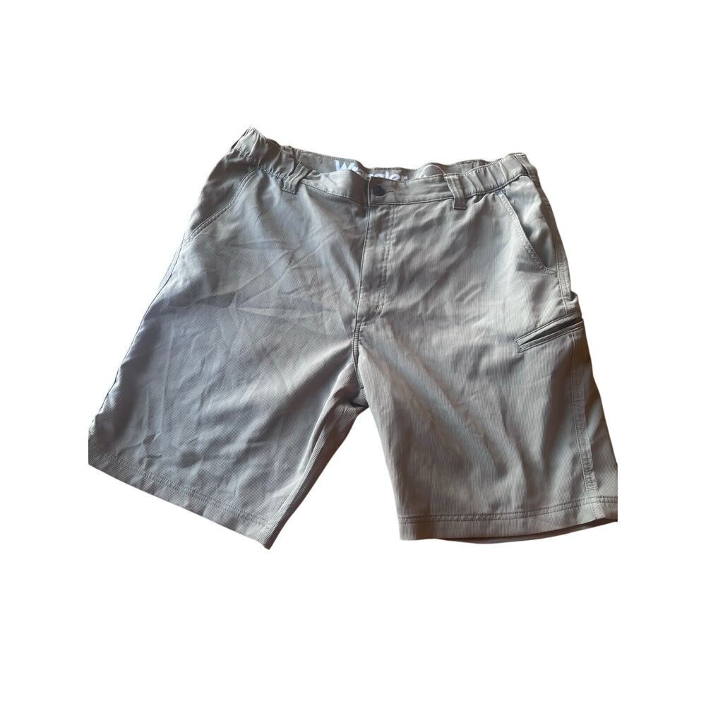 Wrangler shorts mens size 38 in great condition